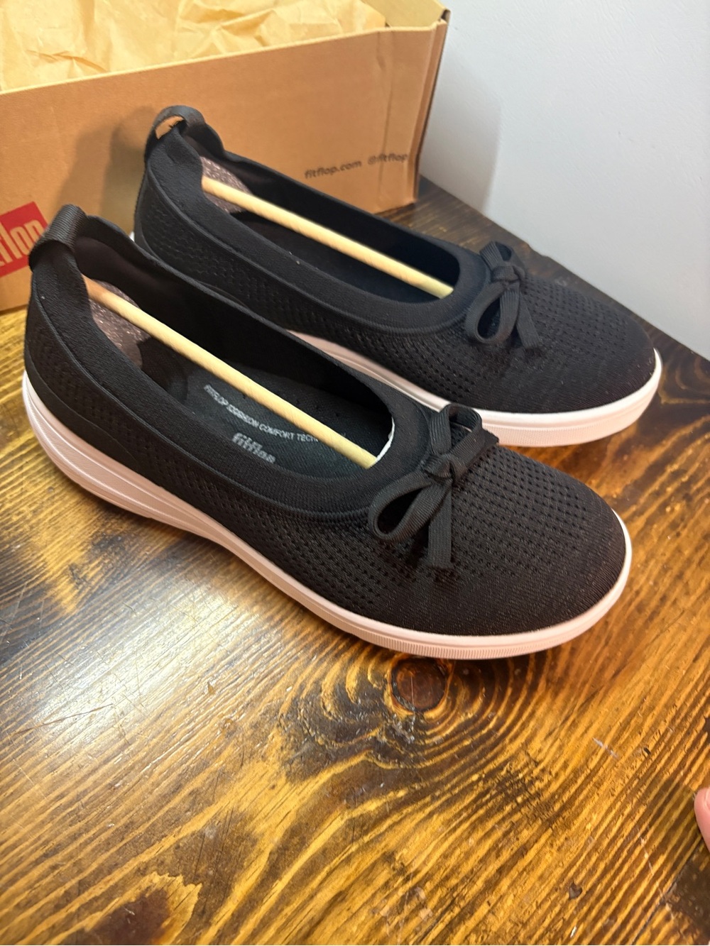 Fitflop Black Super Q Bow Knit Flats Size 9
